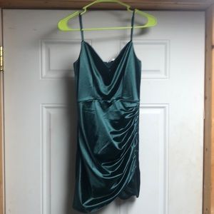 Emerald green short dress . Zip up